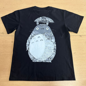 TOTORO PREMIUM T-SHIRT (Art on back - Ship from Viet Nam) TOTORO PREMIUM T-SHIRT (Art on back - Ship from Viet Nam)